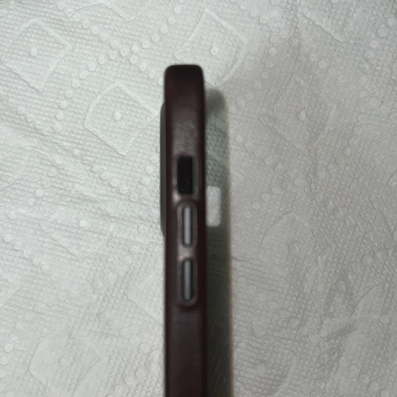 Mag safe leather case for I phone 13 pro max - Picture 4 of 4